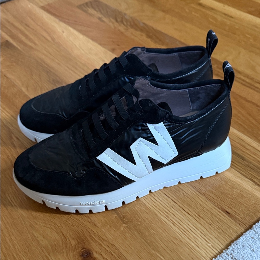 Wonders Women’s Sport Sneaker Size 37